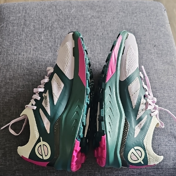 NWOT The North Face Matryx Vectiv Women's Lilac Dark Green Sneakers Size 6 Shoes - Picture 3 of 12
